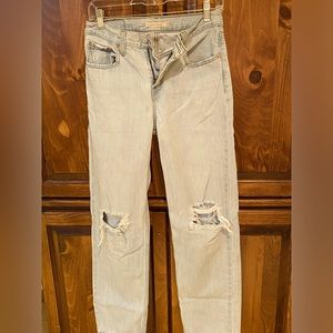 Straight Low Rise Distressed Levi’s